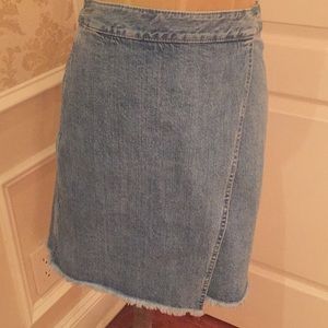 Pretty denim skirt
